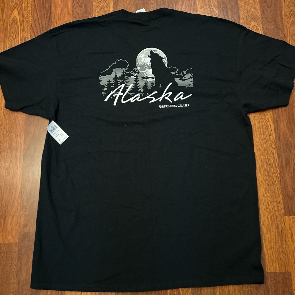 Alaska Howling Wolf Princess Cruises Collab Black Graphic Tshirt Size XL NWT